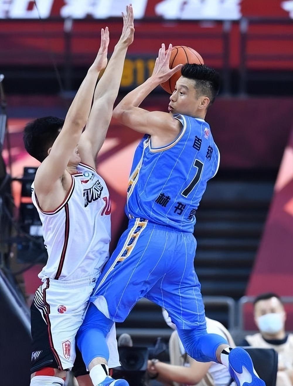 加时末段广州队调整名单以备CBA常规赛，主帅复盘环节打磨，压力陡增，训练强度明显提升的简单介绍