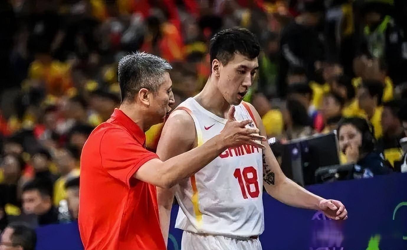 关于山东男篮训练开放日，今晨更衣室发声引欢呼，CBA季后赛在即，数据趋势出现新变化的信息