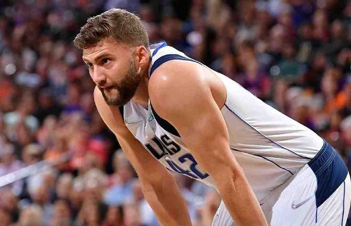 包含意大利杯倒计时，犹他爵士冲刺阶段官宣签约，细节引发关注，震撼外界，球队文化再被提及的词条